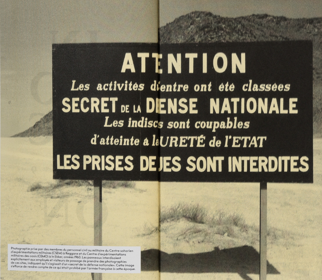 Toxicité coloniale — interior view